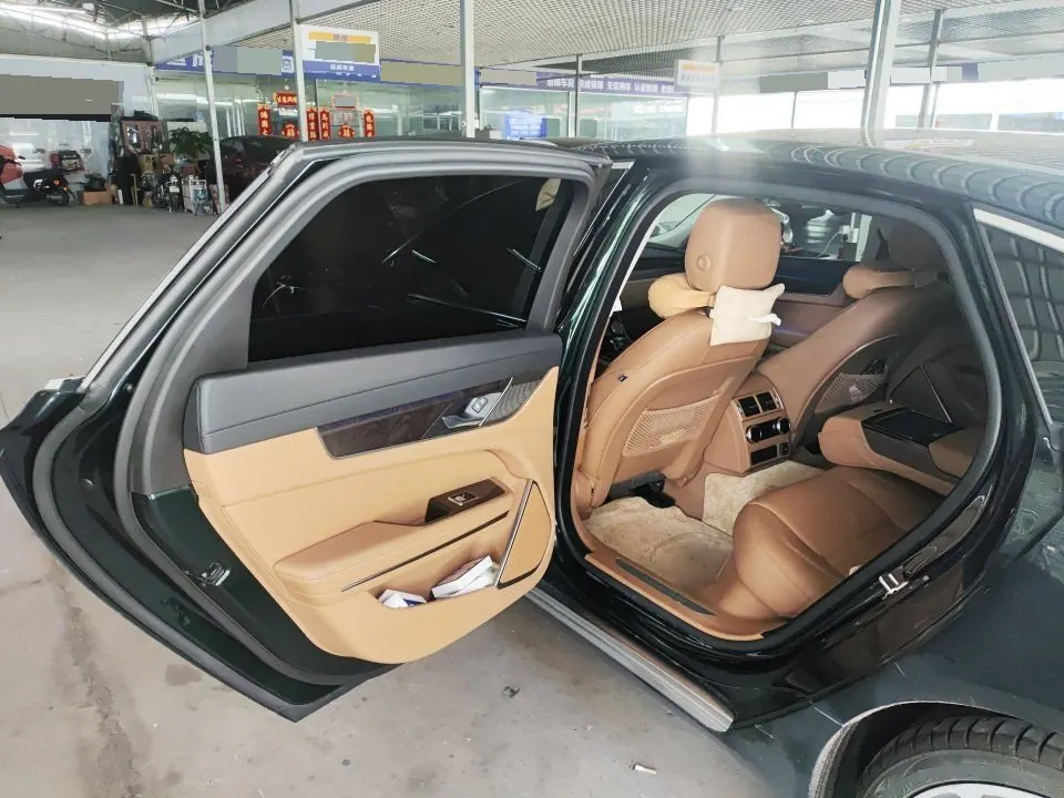 Jaguar 2022 XFL 2.0T P 12500.00g Drive Enjoy Deluxe Edition Automatic Gear 3