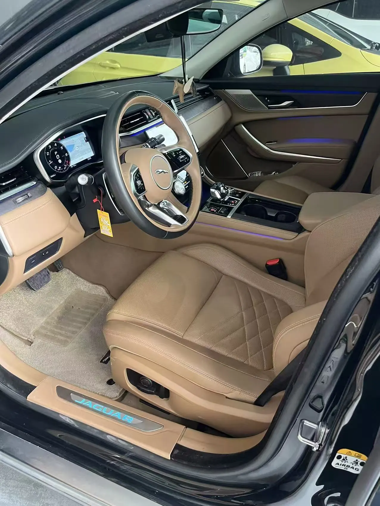 Jaguar 2022 XFL 2.0T P 12500.00g Drive Enjoy Deluxe Edition Automatic Gear 4