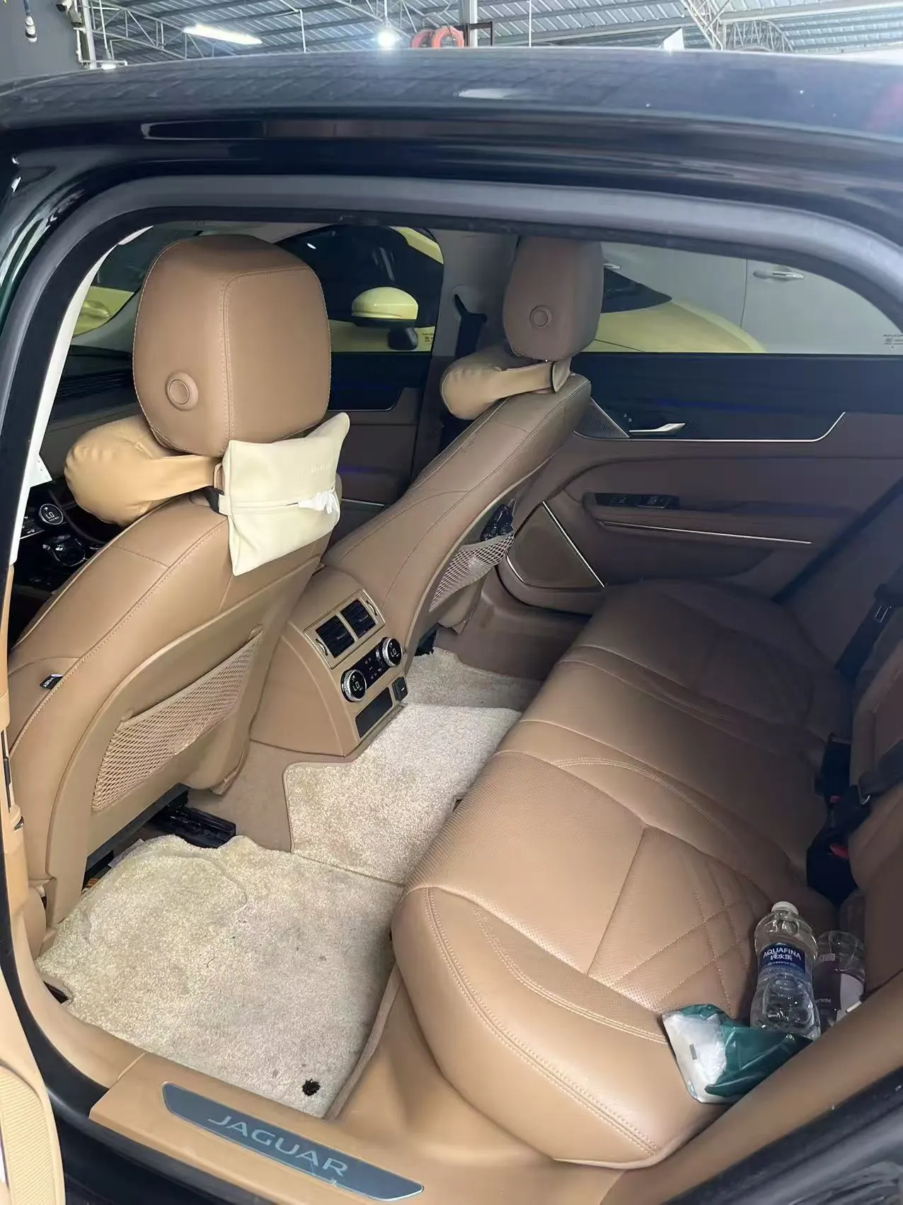 Jaguar 2022 XFL 2.0T P 12500.00g Drive Enjoy Deluxe Edition Automatic Gear 5