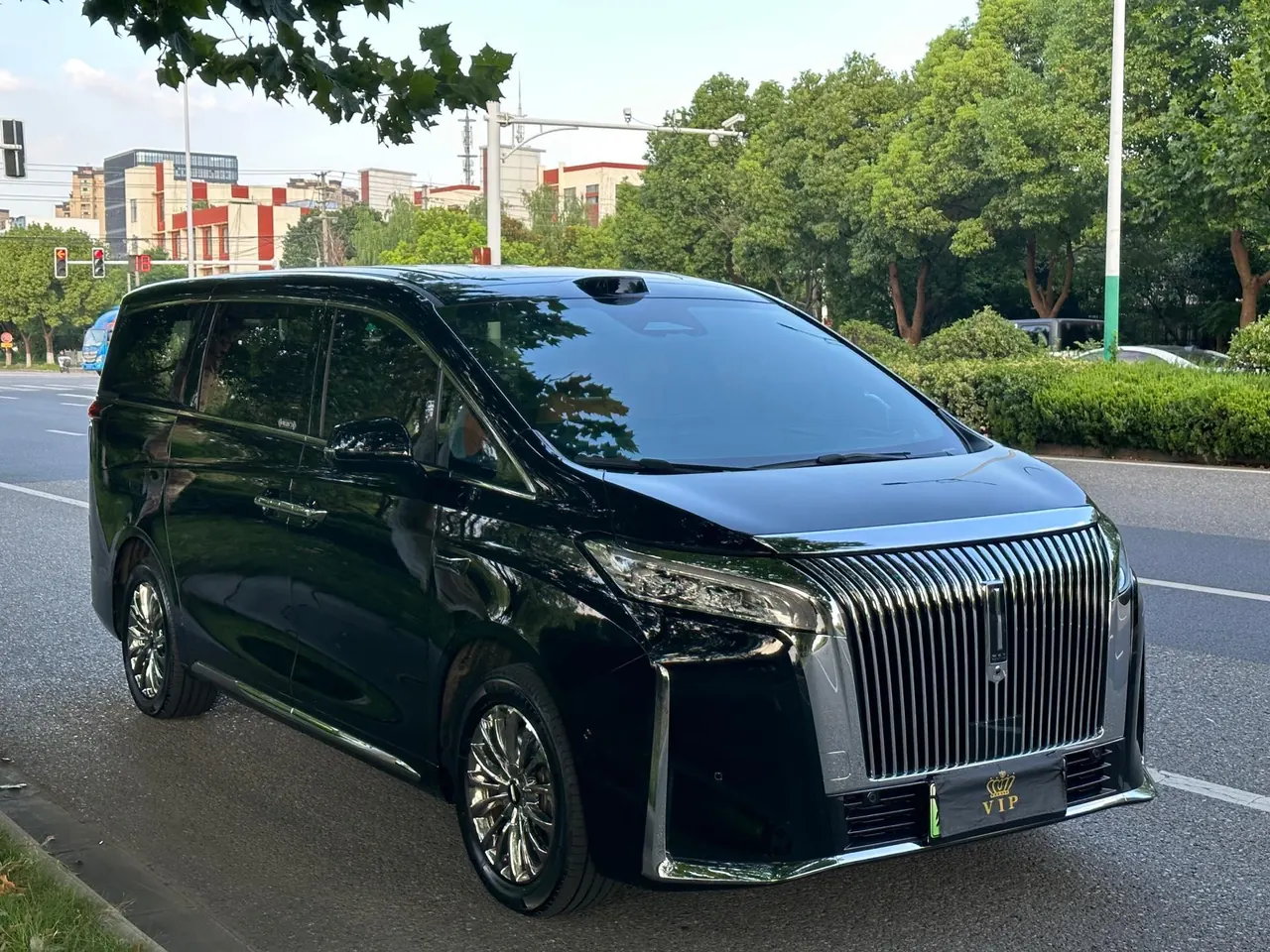 WEY 2025 VV7 Hi4 1.5T Four-Wheel-Drive Automatic Model 3