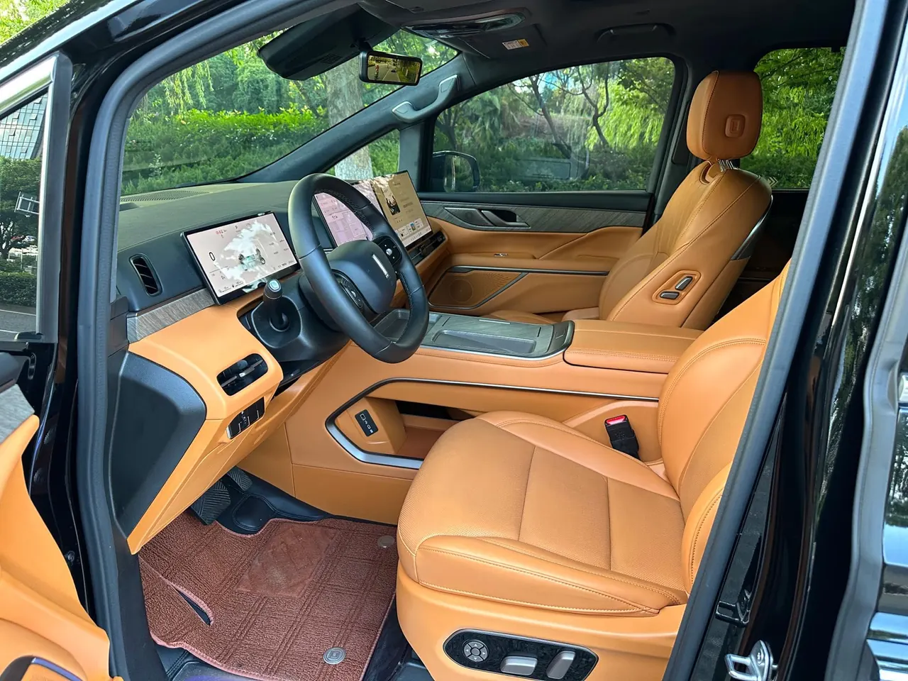 WEY 2025 VV7 Hi4 1.5T Four-Wheel-Drive Automatic Model 5