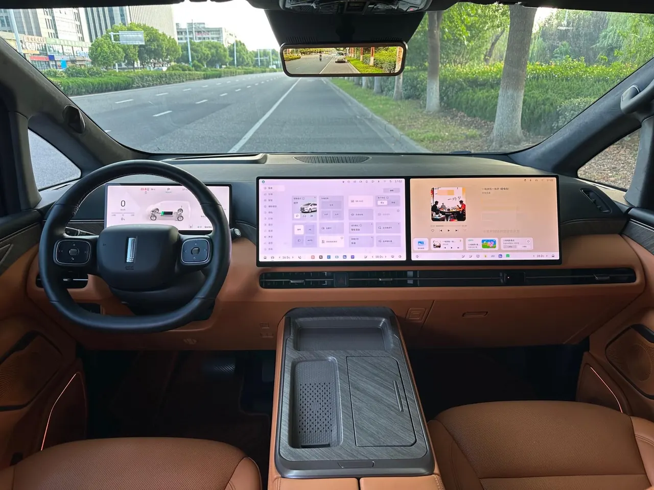 WEY 2025 VV7 Hi4 1.5T Four-Wheel-Drive Automatic Model 7