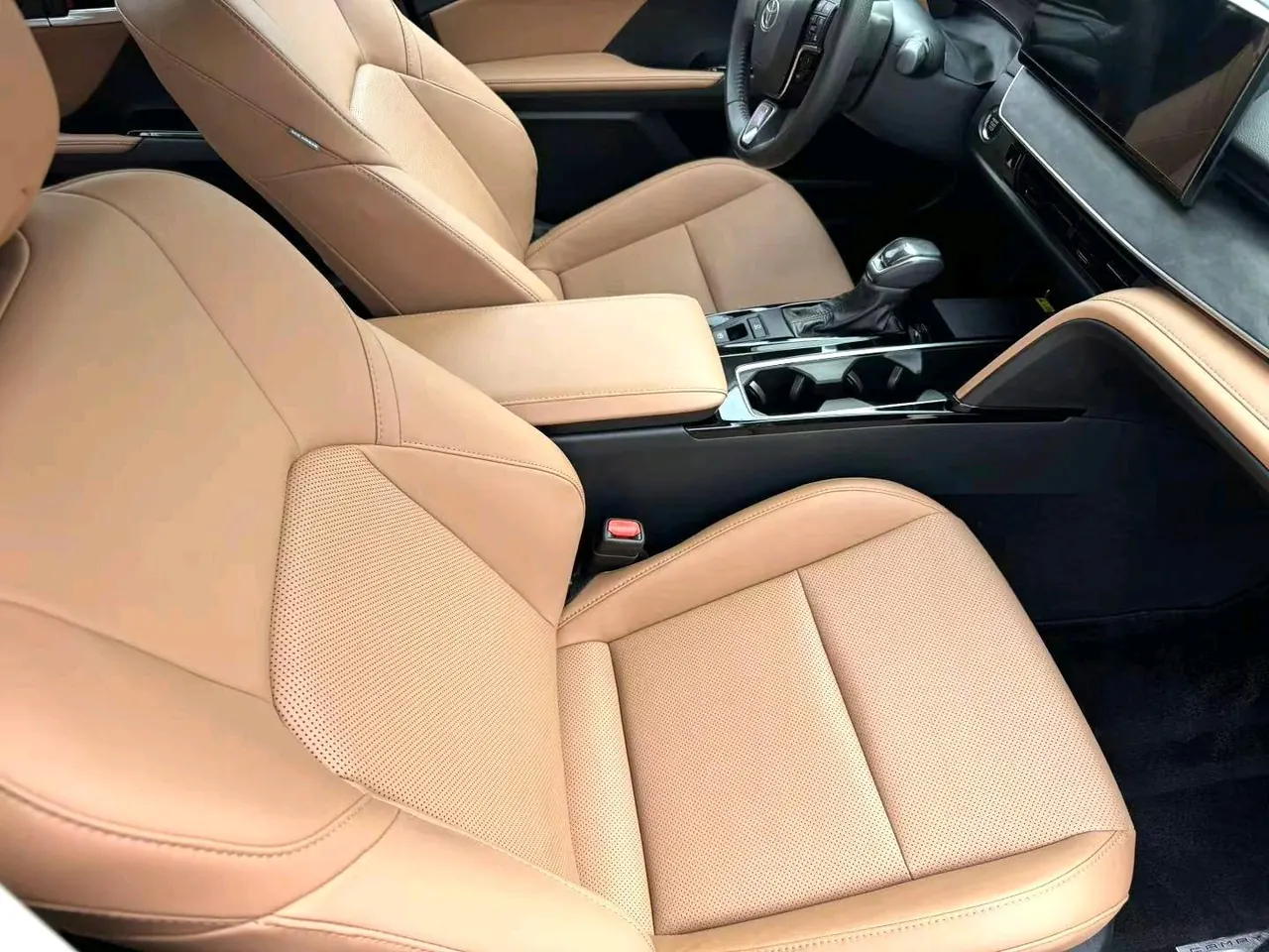 Toyota 2024 Camry 2.0GVP Stepless Deluxe Edition Automatic Transmission 8