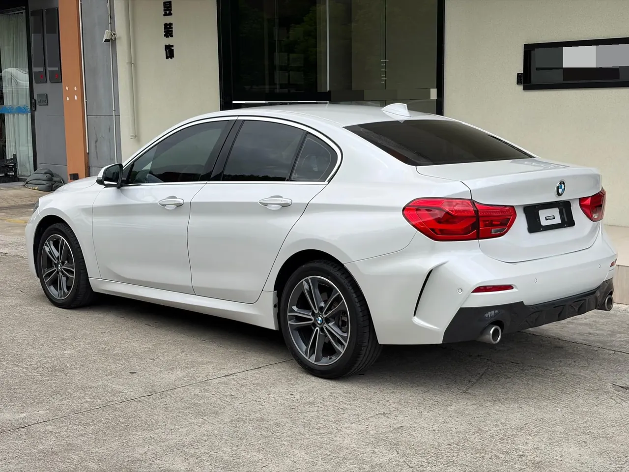 BMW 1 Series 2022 120i 1.5T M Sports Edition Automatic Gear 4