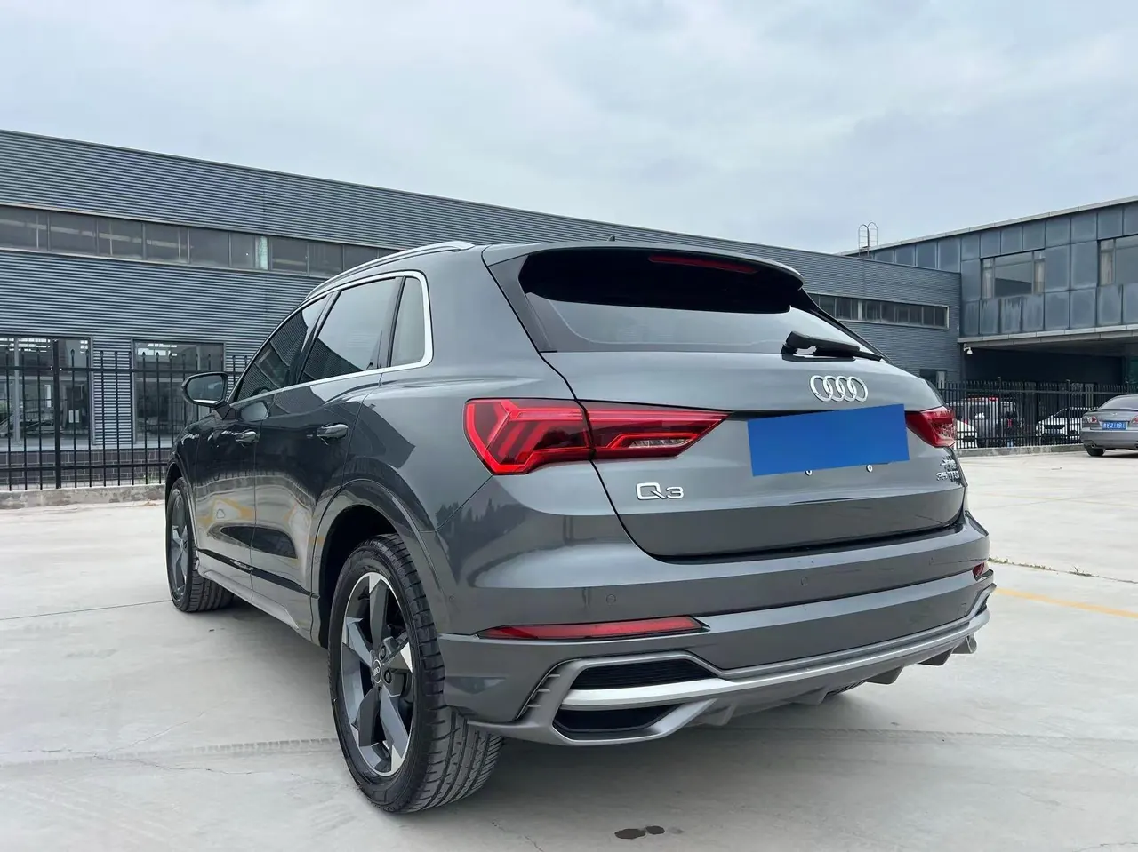Audi 2022 Q3 1.4TFSI 35TFSI Fashion Dynamic Automatic 3