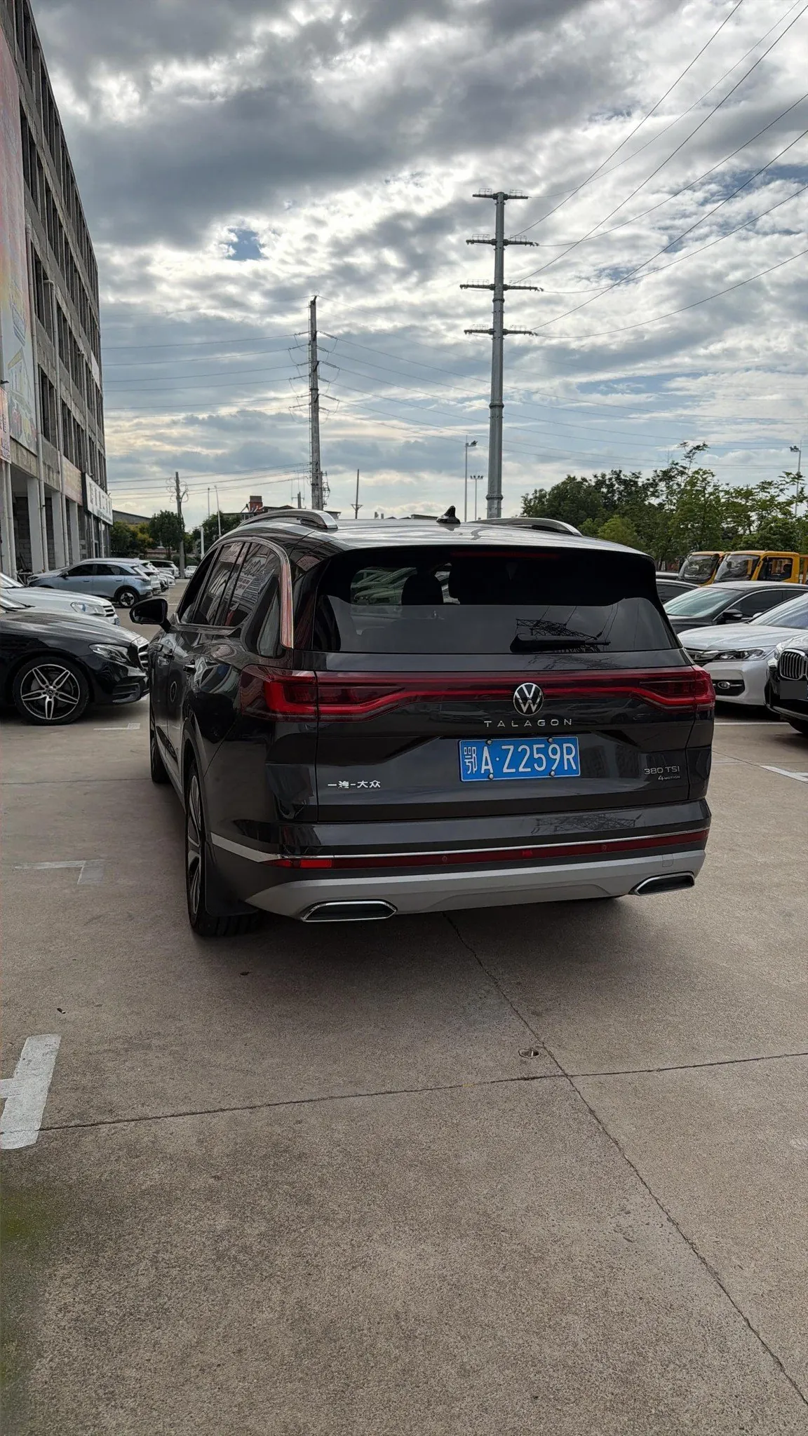 Volkswagen 2022 model range 2.0TSI 380TSI four-wheel drive luxury version Pro6 automatic gear 4
