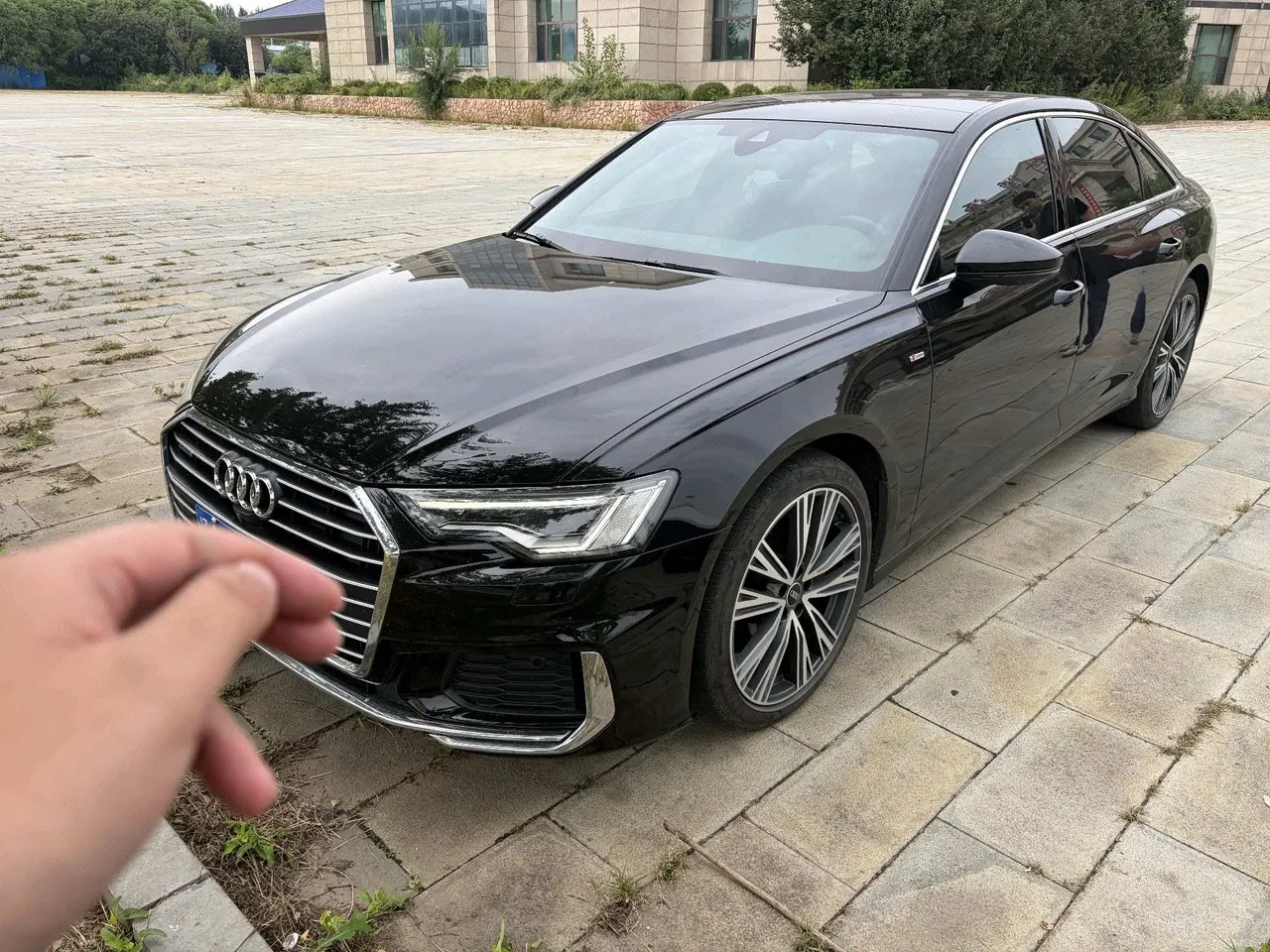 Open image lightbox: Audi 2022 A6L 2.0TFSI 45TFSI Quattro Selected Dynamic Automatic