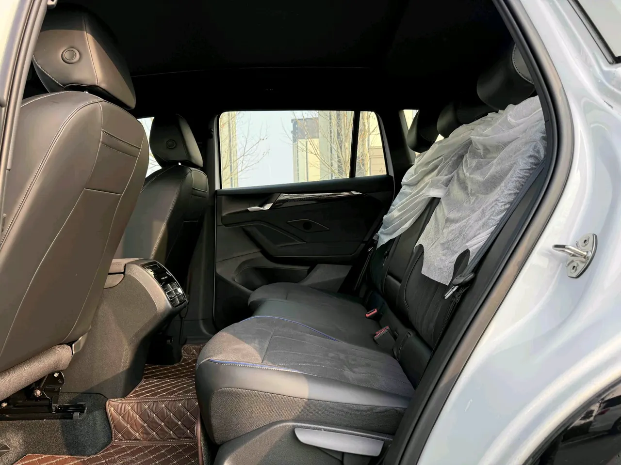 Volkswagen 2024 Tiguan L PRO 2.0TSI 380TSI Four-wheel Drive R-Line Smart Edition Automatic Gear 2