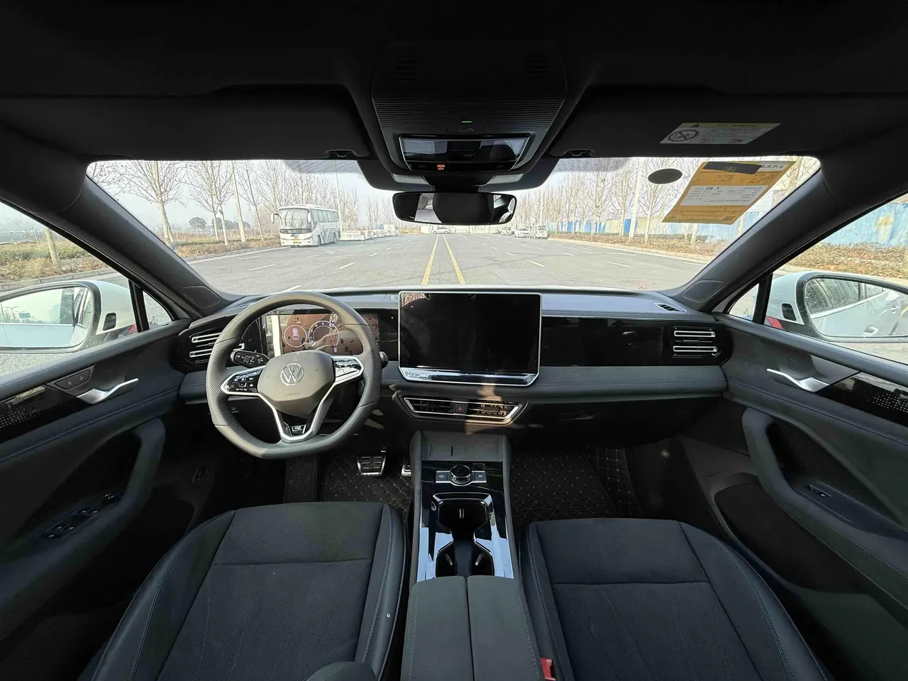 Volkswagen 2024 Tiguan L PRO 2.0TSI 380TSI Four-wheel Drive R-Line Smart Edition Automatic Gear 9