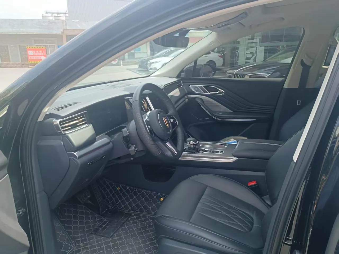 HongQi 2024 HS7 PHEV 2.0T Two-Drive Flag Edition 6-seat Automatic Gear 4