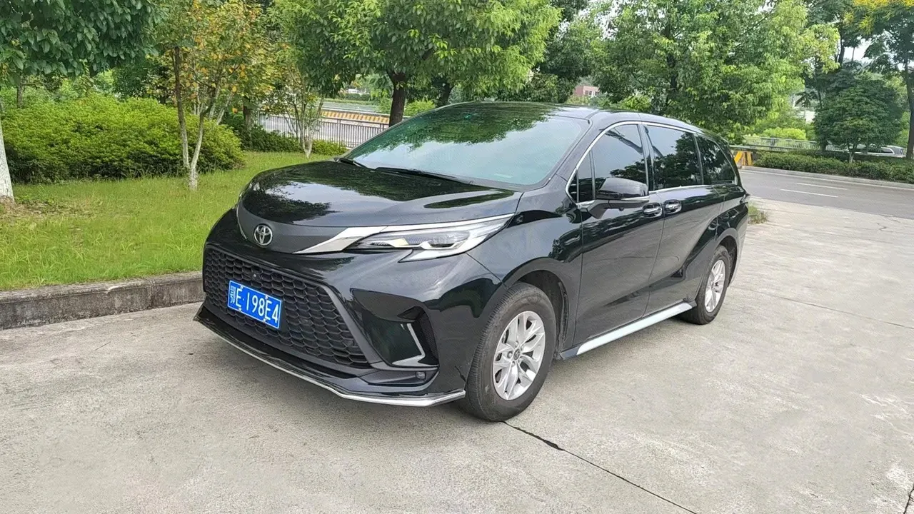 打开图片灯箱:Toyota 2024 Grevia HYBRID 2.5 Stepless Comfort Edition Automatic Transmission