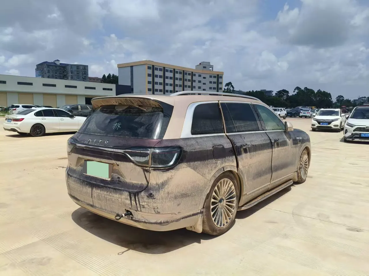 AITO 2025 AITO M9 extended range Ultra version 52kWh6 seat version automatic gear 6