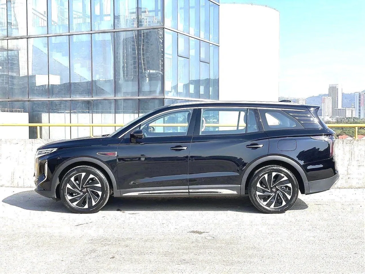 HongQi 2024 HS7 PHEV 2.0T 4-wheel drive flag smooth version 6-seat automatic gear 8