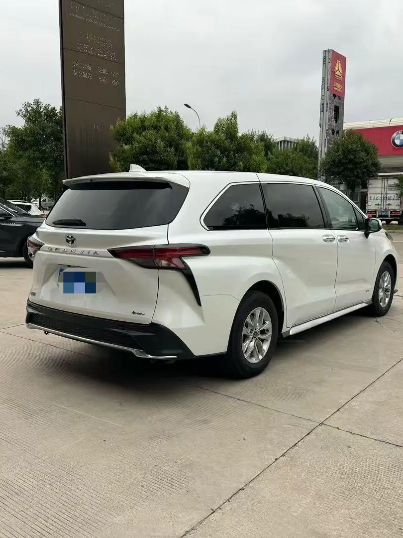Toyota 2024 Grevia HYBRID 2.5 Stepless Comfort Edition Automatic Transmission 3