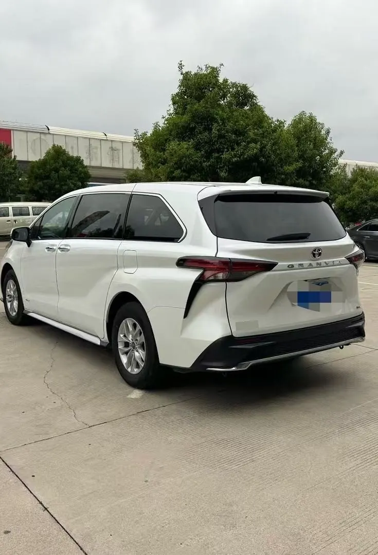 Toyota 2024 Grevia HYBRID 2.5 Stepless Comfort Edition Automatic Transmission 4