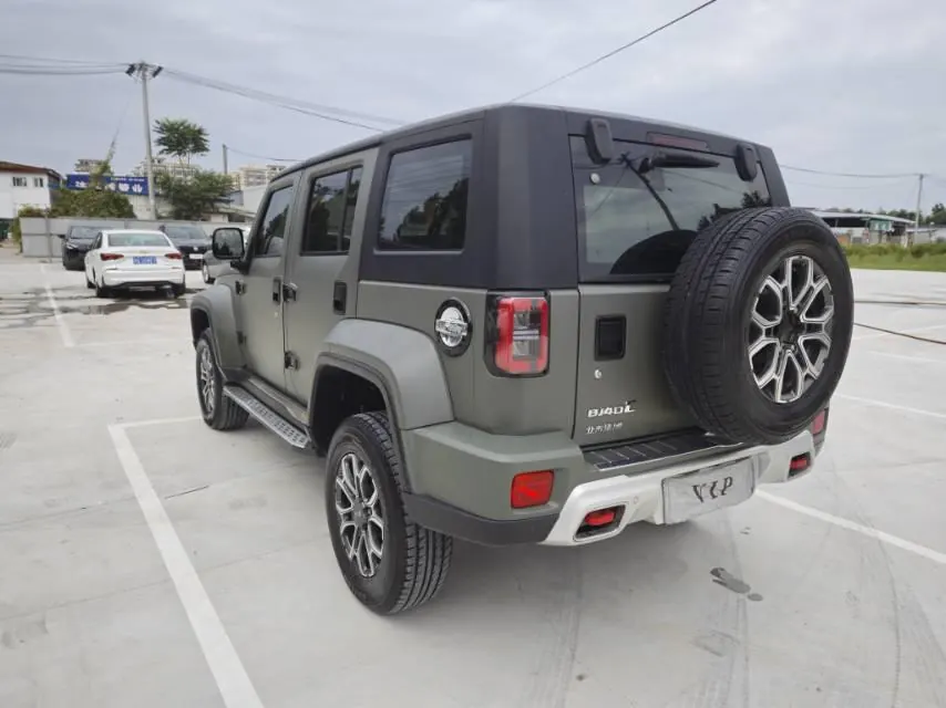 Beijing 2020 BJ40 2.0T 4-wheel drive city hunter version chivalrous automatic gear 4
