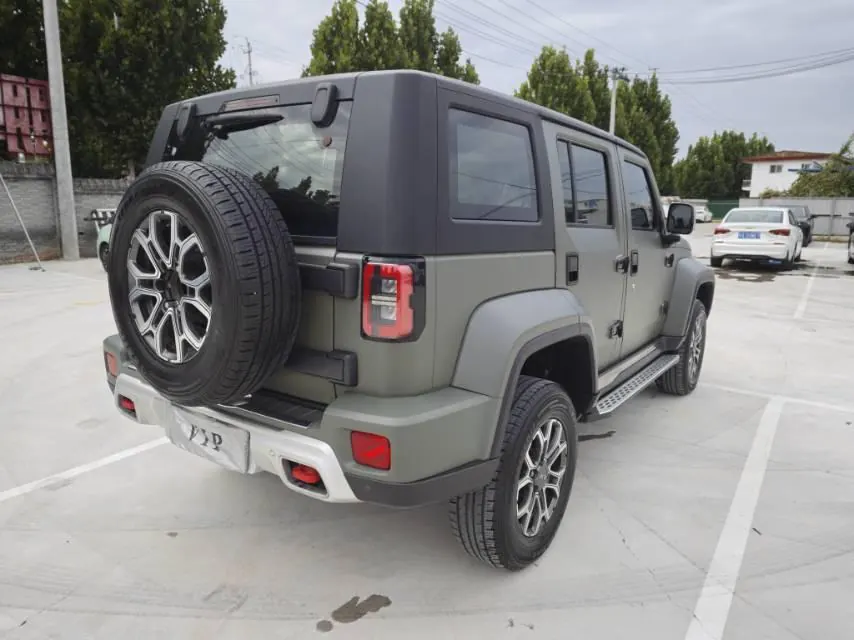 Beijing 2020 BJ40 2.0T 4-wheel drive city hunter version chivalrous automatic gear 5