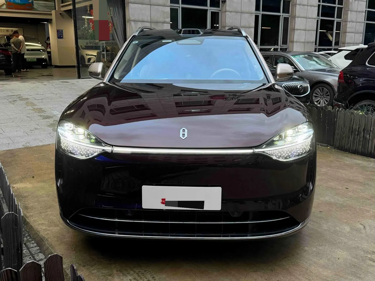 AITO 2025 AITO M9 extended range Ultra version 52kWh6 seat version automatic gear 2