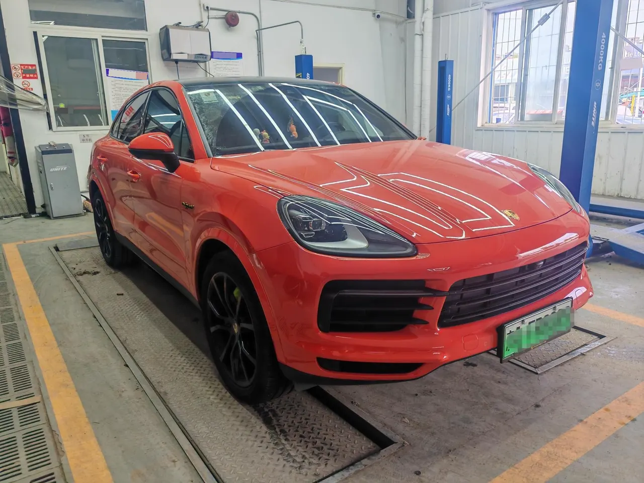 Porsche Cayenne New Energy (Imported) 2020 Cayenne Oil and Electric Hybrid 2.0T Automatic Gear 2