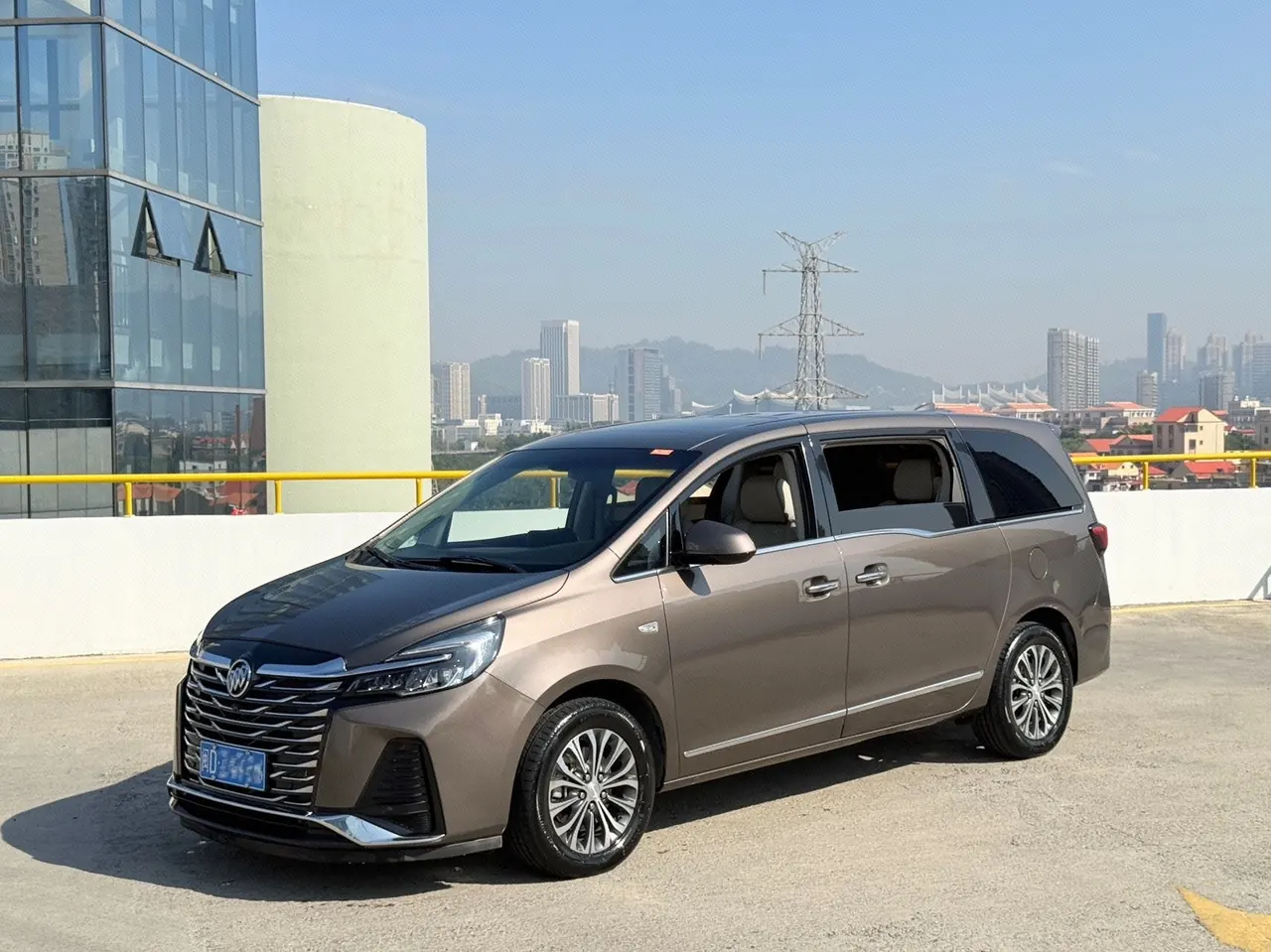打开图片灯箱:Buick 2022 GL8 Land Business Class 48V 2.0T 652T Luxury Automatic Gear
