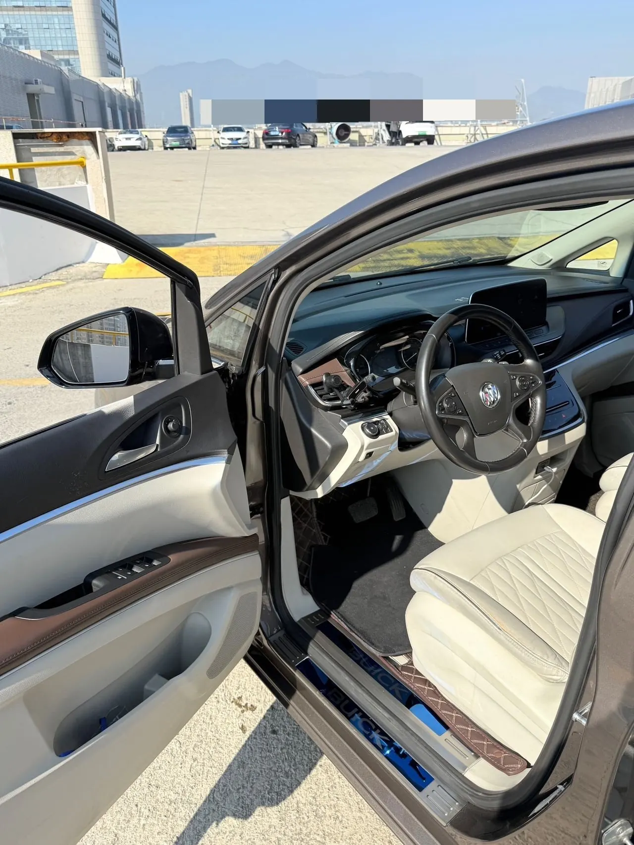 Buick 2022 GL8 Land Business Class 48V 2.0T 652T Luxury Automatic Gear 5