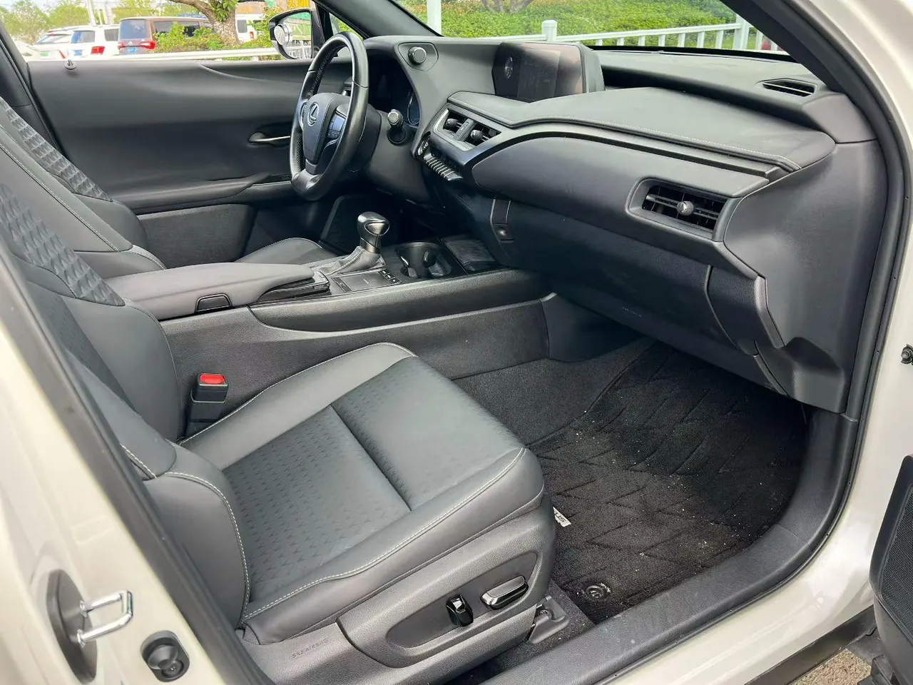 Lexus UX (Imported) 2020 UX200 2.0 Stepless Special Edition Automatic Gear 7
