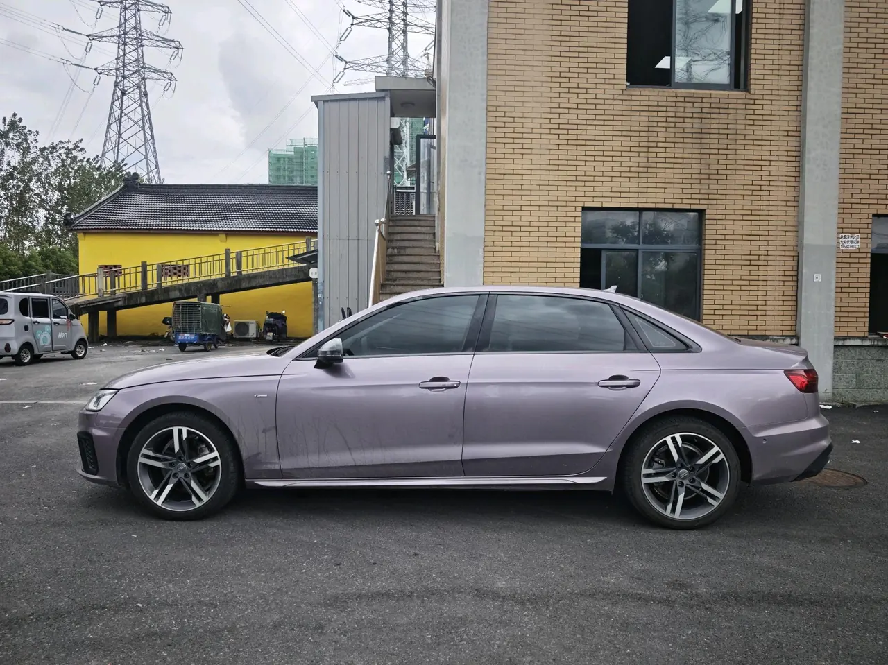 Audi 2020 A4L 2.0TFSI 40TFSI Fashion Dynamic Automatic 3