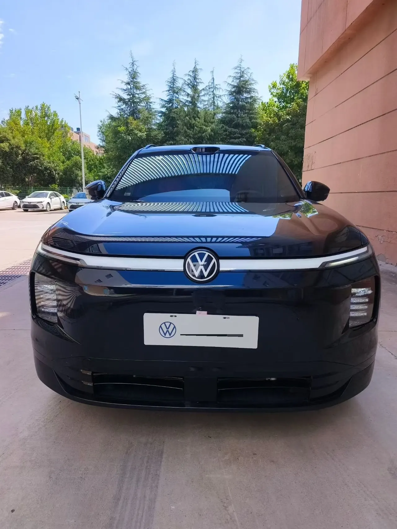 Volkswagen 2026 ID.ERA 9X Max 4-wheel drive automatic gear 2