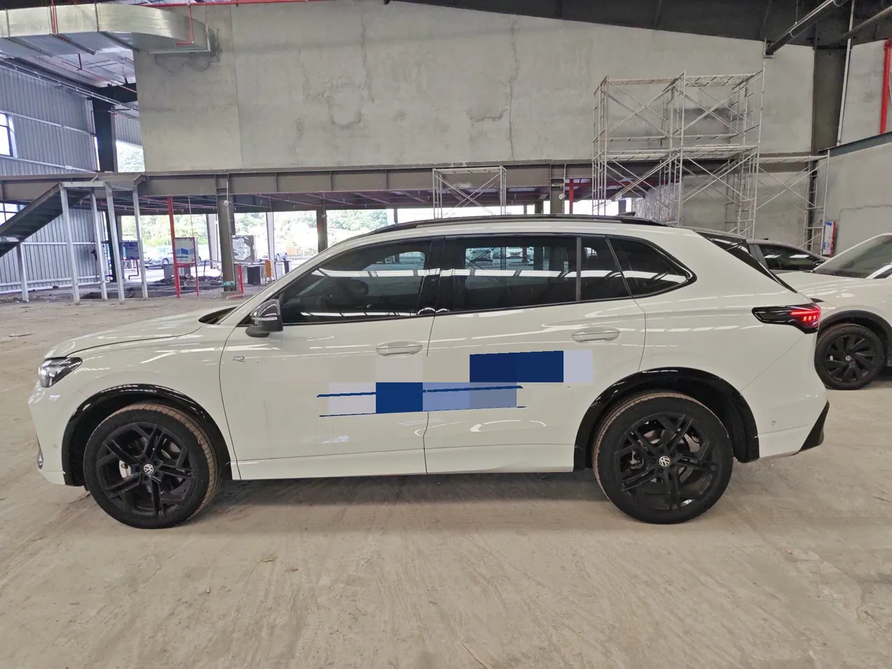 Volkswagen 2026 Tiguan L PRO 2.0TSI 380TSI Four-wheel Drive R-Line Smart Edition Automatic Gear 2