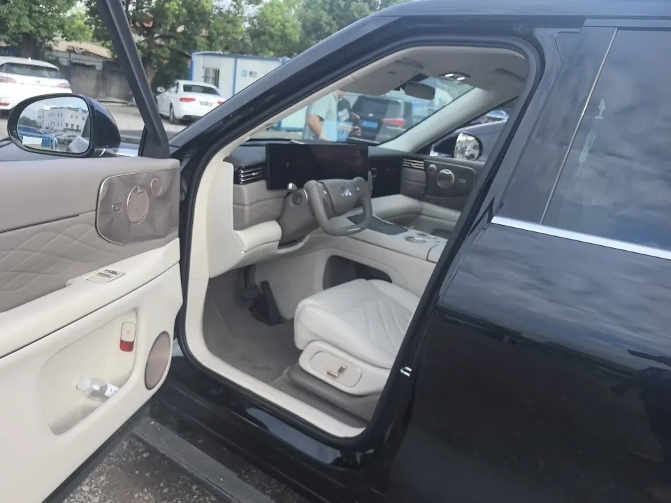 IM 2026 IM LS9 52 Ultra Automatic 2