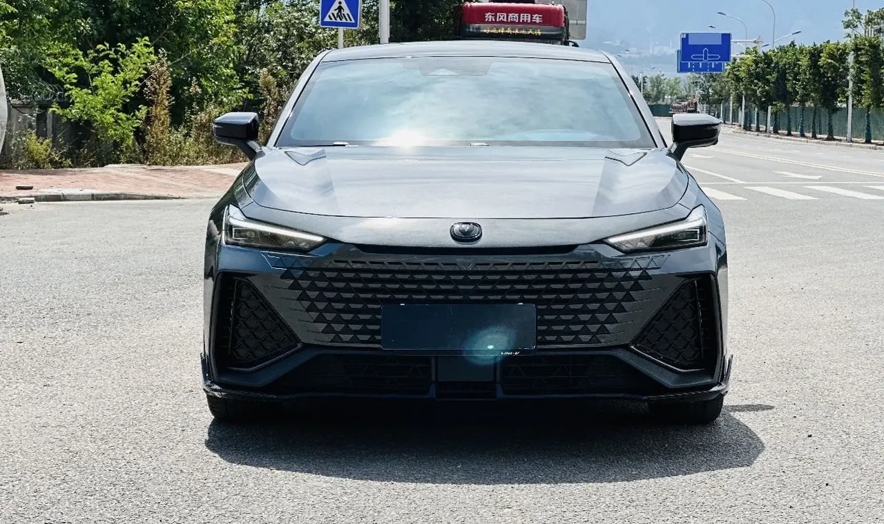 ChangAn 2024 UNI-V 2.0T High Energy Edition Automatic Gear 5