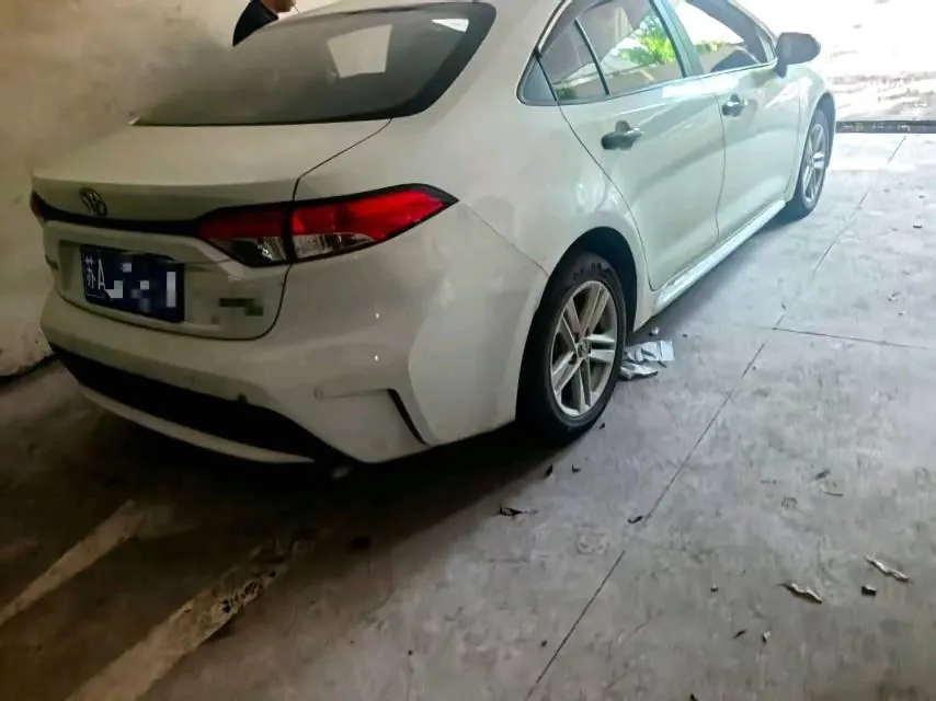 Toyota 2021 Lei Ling 1.2T Stepless 185T Deluxe Automatic Gear 3