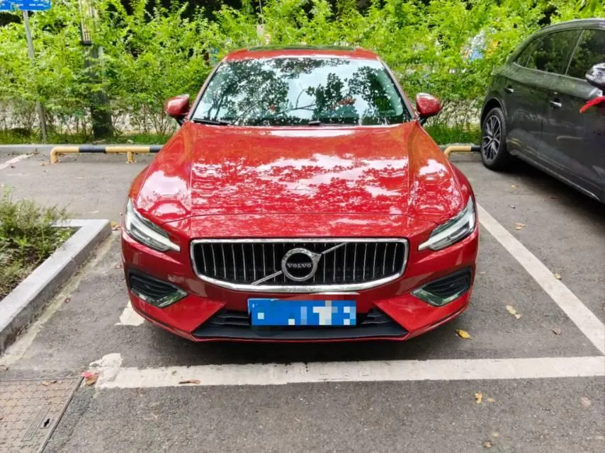 Volvo 2021 S60 2.0T T4 Zhiyuan Deluxe Edition Automatic Gear 2
