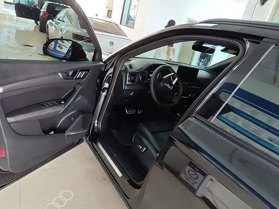 Audi 2024 Q5L 2.0TFSI 45TFSI luxury dynamic automatic transmission 2