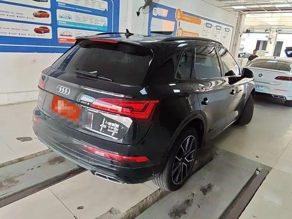 Audi 2024 Q5L 2.0TFSI 45TFSI luxury dynamic automatic transmission 4