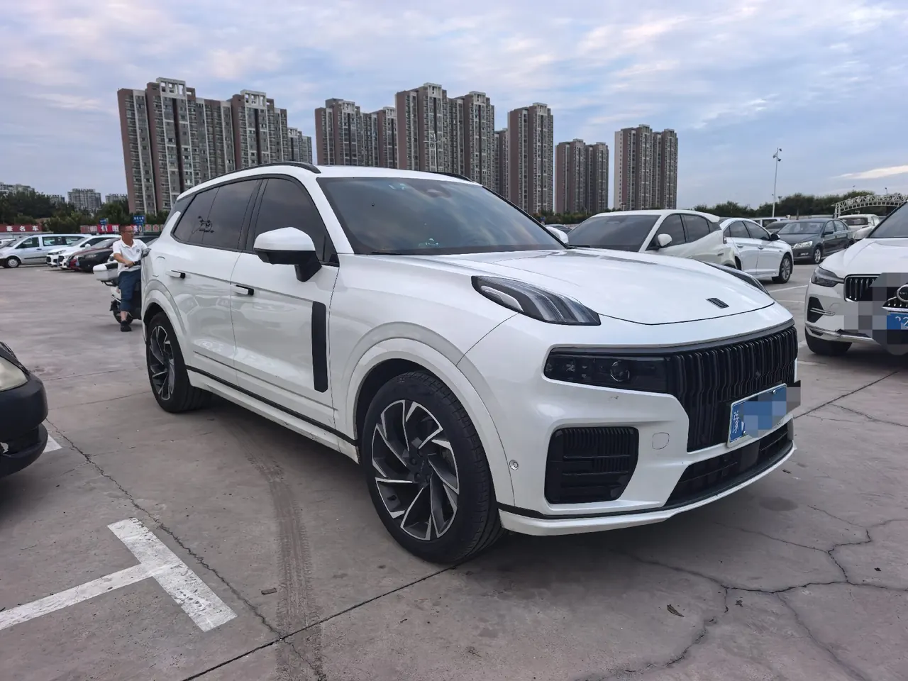 Open image lightbox: LYNK&CO 2021 LYNK&CO 09 MHEV 2.0T Ultra 6-seat automatic gear