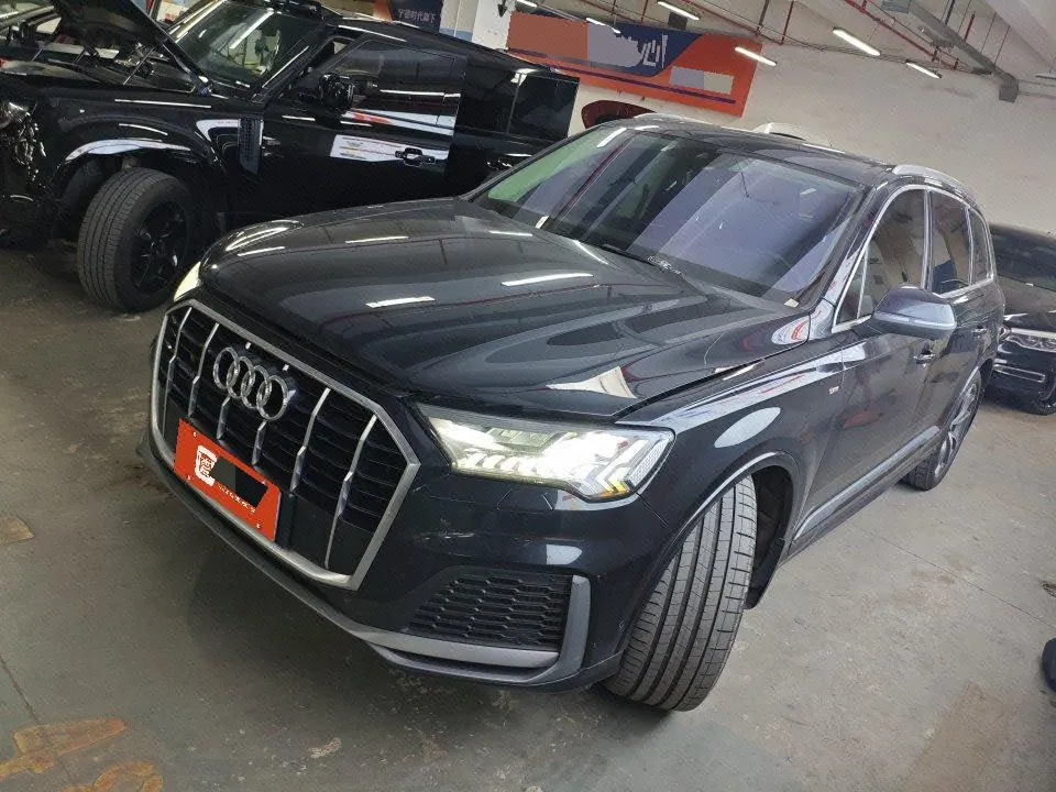 打开图片灯箱:Audi Q7 (Imported) 2021 Q7 48V 3.0TFSI 55TFSI Quattro S line Honorable Automatic Gear