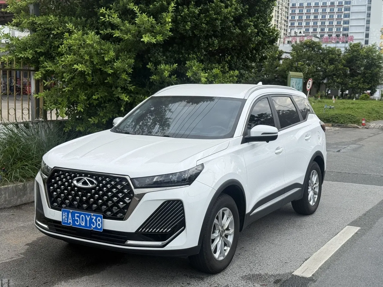 Chery 2024 Ruihu 7 1.5T Stepless Deluxe Edition Automatic Gear - View 1