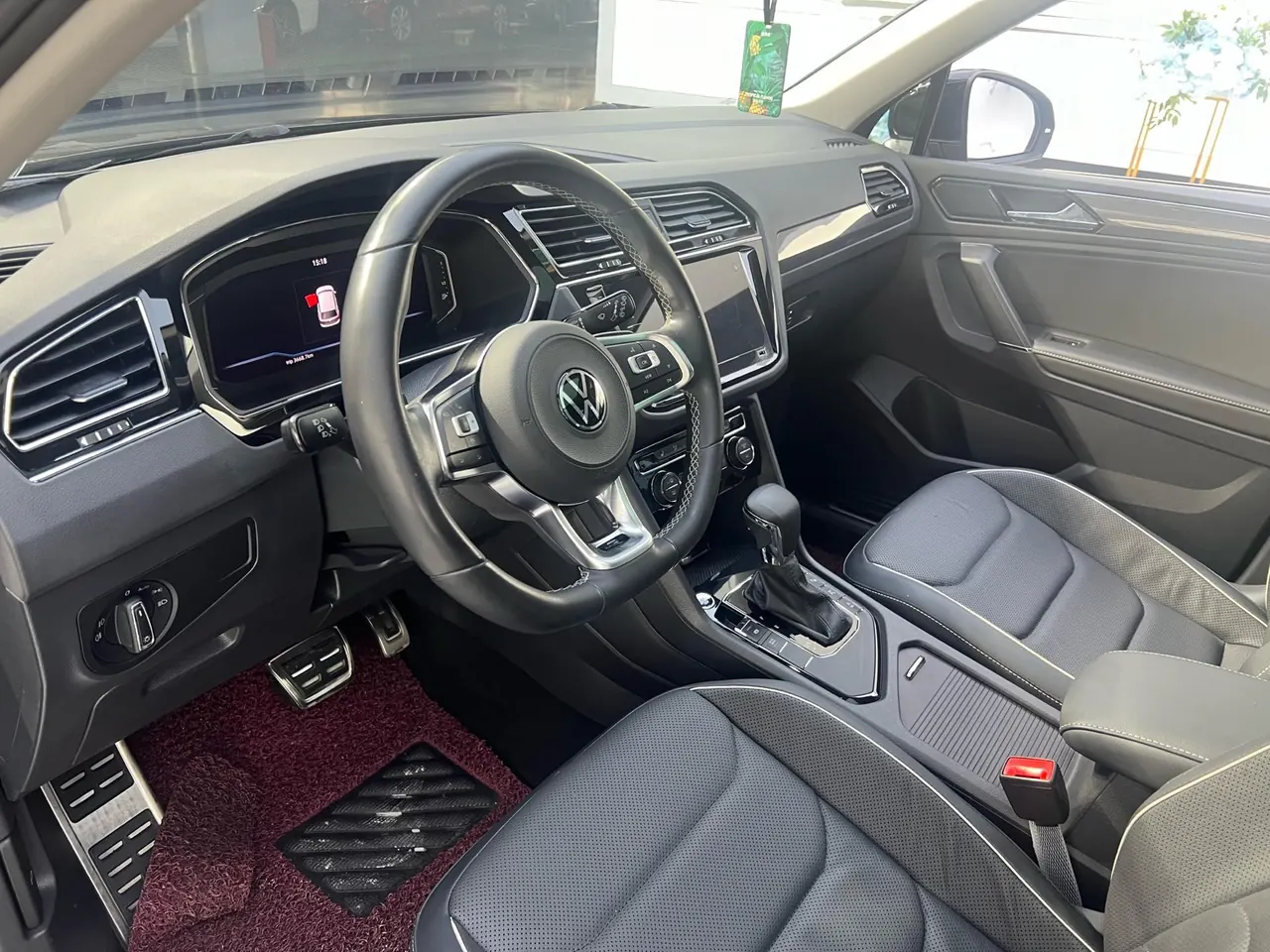 Volkswagen 2021 Tiguan L R-Line 2.0TSI 330TSI Two-Drive Ultimate Automatic Gear 6