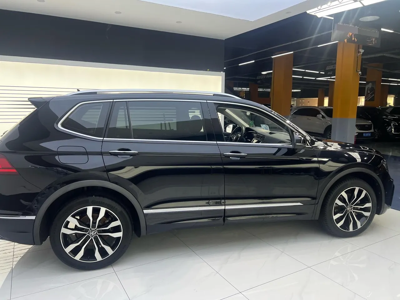 Volkswagen 2021 Tiguan L R-Line 2.0TSI 330TSI Two-Drive Ultimate Automatic Gear 9
