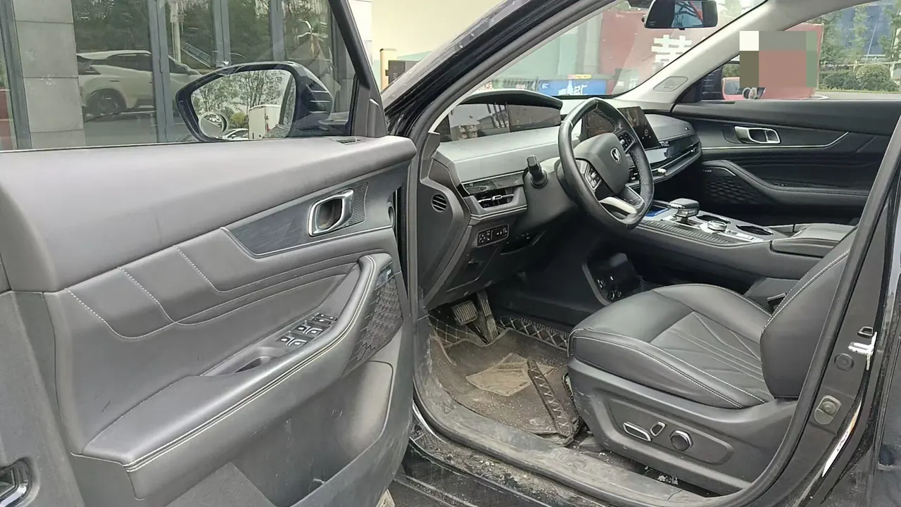 ChangAn 2024 UNI-K 2.0T Two-Drive Yuesang Automatic Gear 4