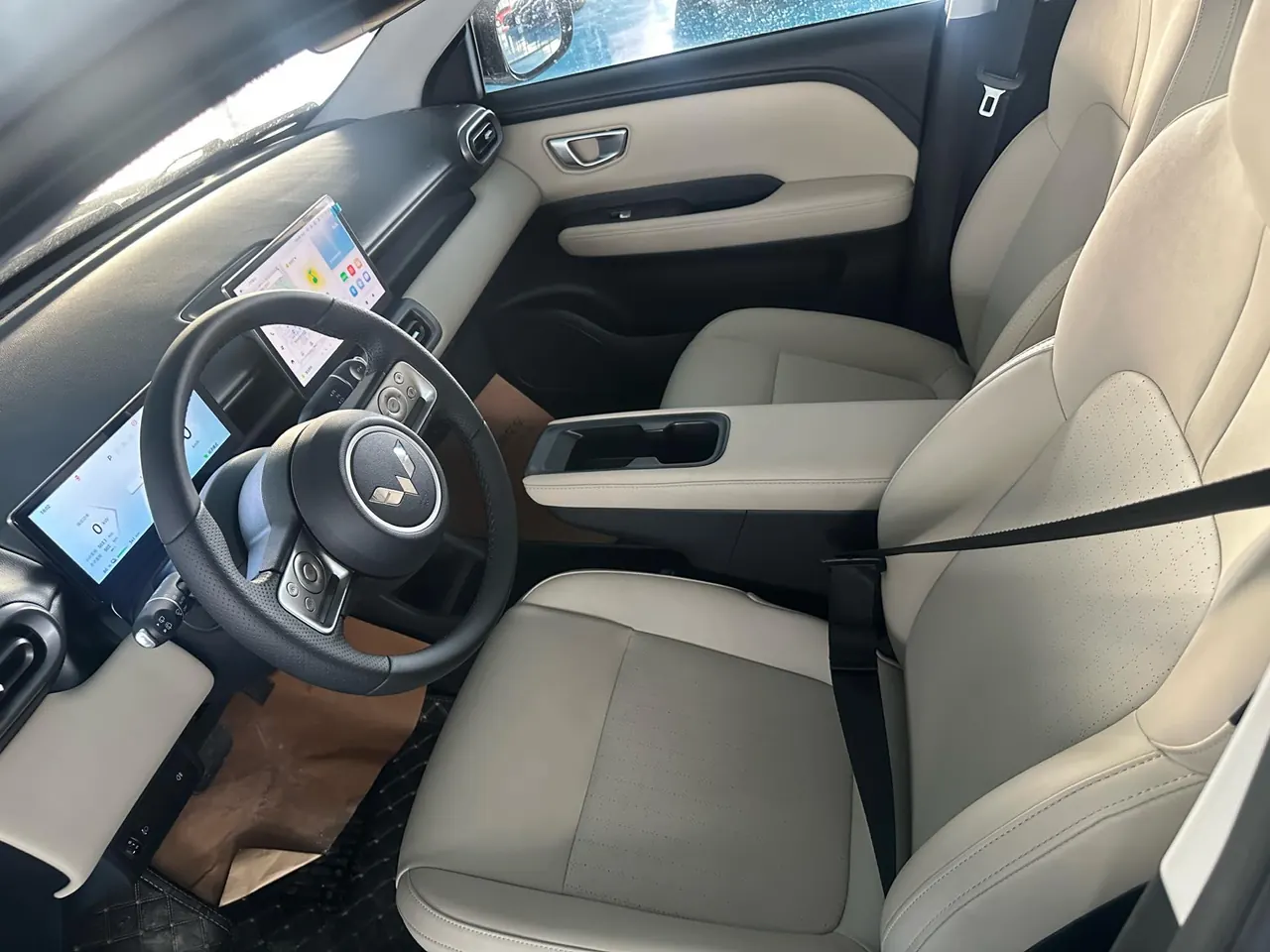 WuLing 2024 Plantronics PLUS 401km Five-seat Edition Automatic Gear 4