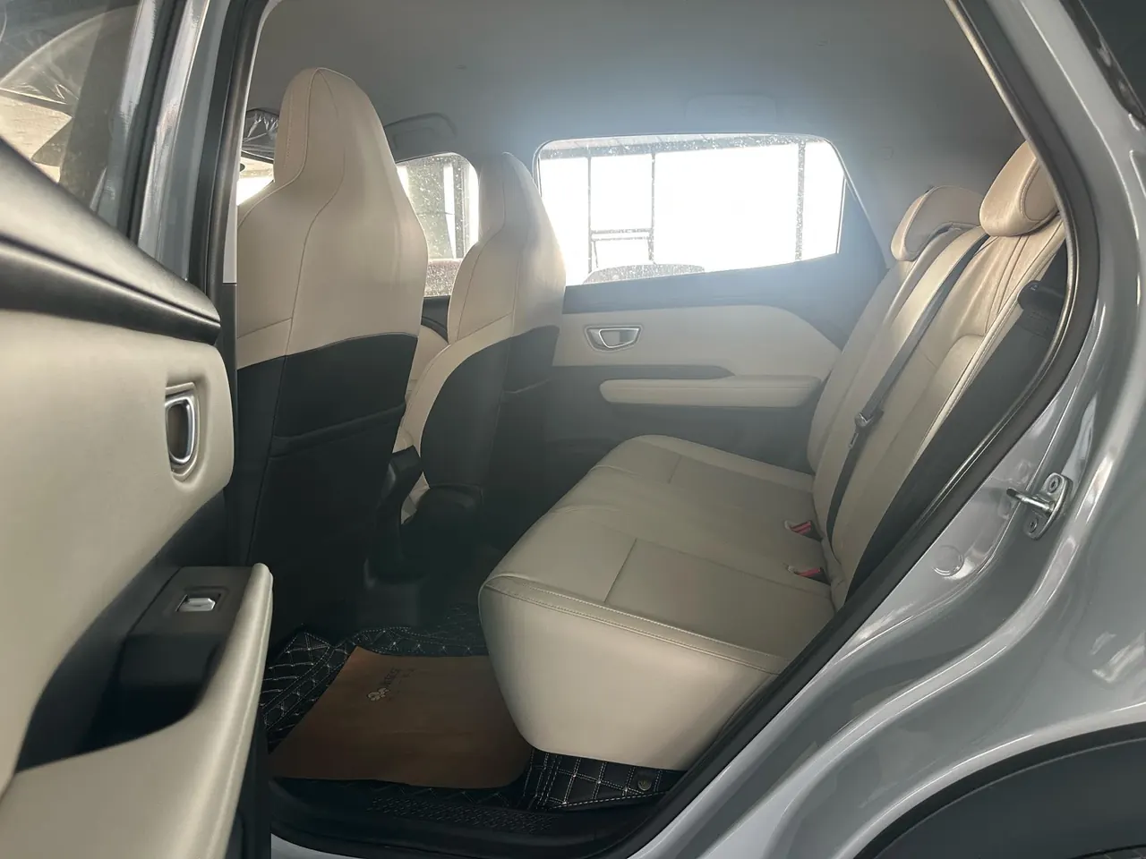 WuLing 2024 Plantronics PLUS 401km Five-seat Edition Automatic Gear 5