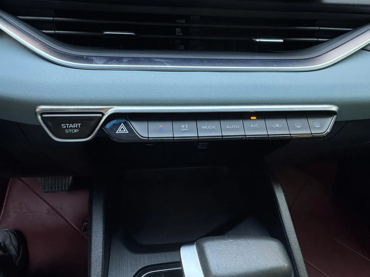 Geely 2022 Emgrand S 1.4T Stepless Crossover Player Edition Automatic Gear 15