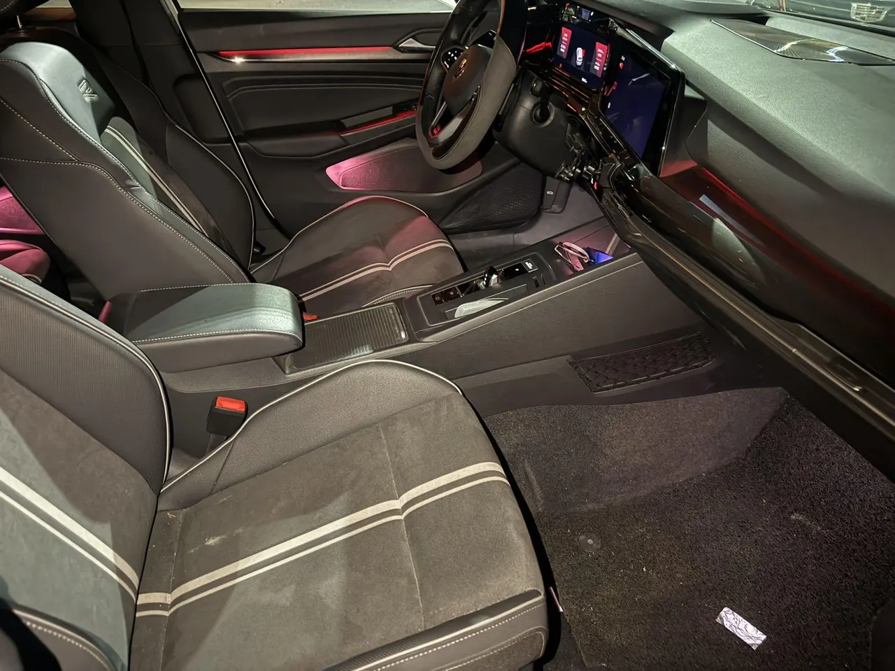 Volkswagen 2021 Golf 8 R-Line 1.4TSI 280TSI Automatic 5