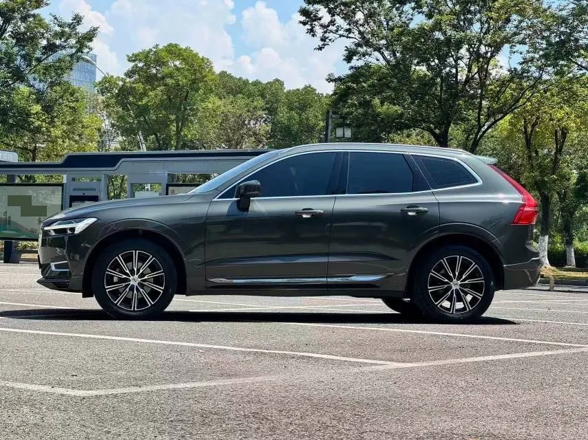 Volvo 2021 XC60 2.0T T5 4-wheel drive Zhiyuan Deluxe Edition Automatic Gear 2