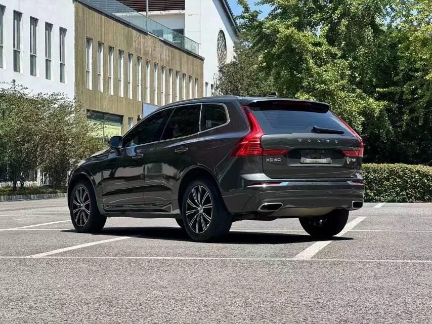 Volvo 2021 XC60 2.0T T5 4-wheel drive Zhiyuan Deluxe Edition Automatic Gear 3