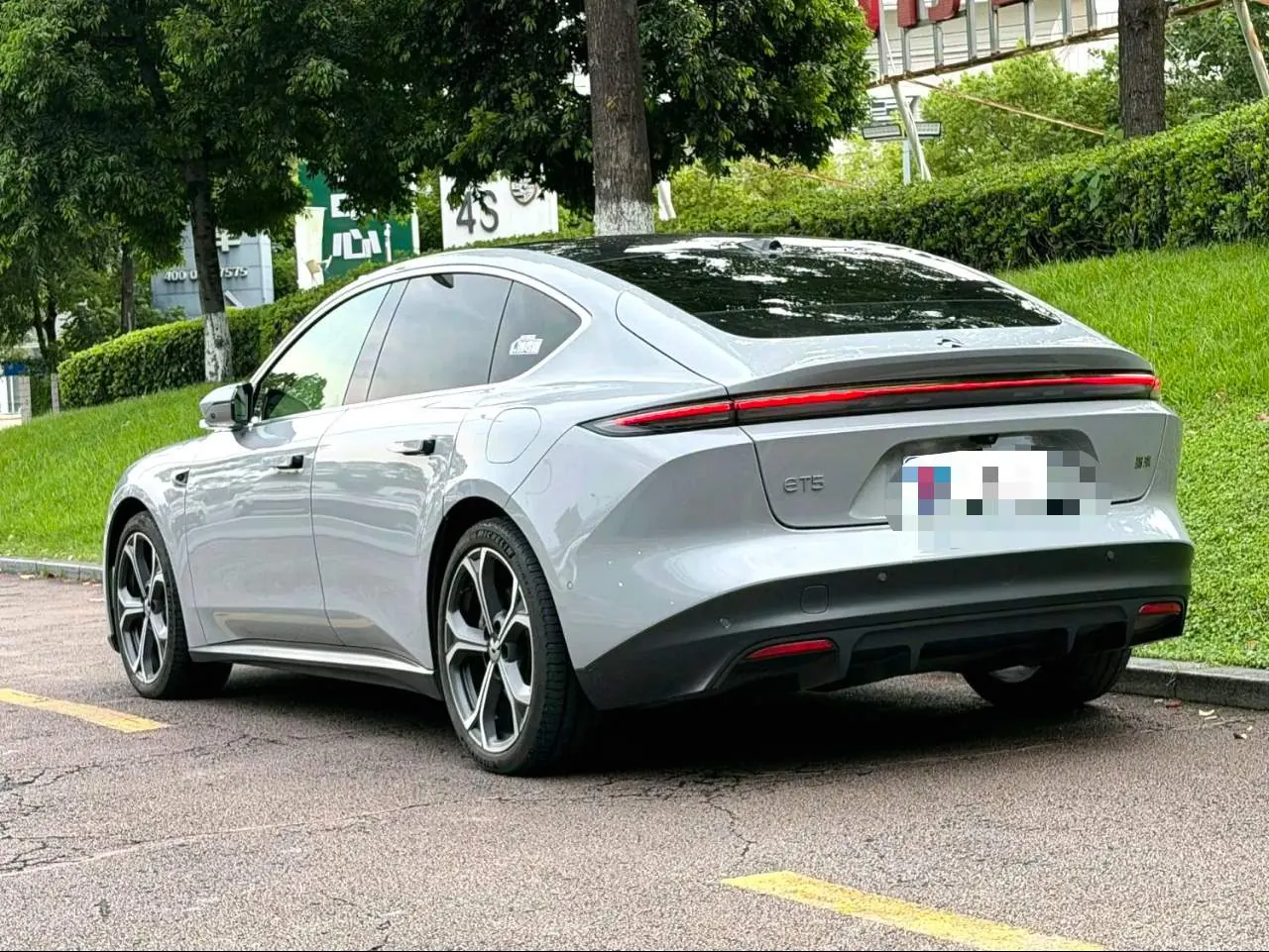 NIO 2024 ET5 75kWh automatic gear 2