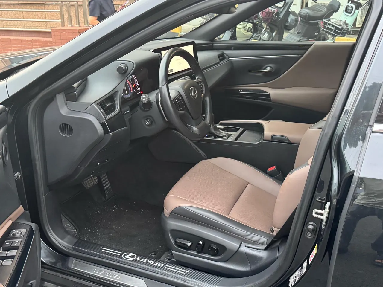 Lexus ES (Imported) 2022 ES300h 2.5 Stepless Premium Edition Automatic Gear 5