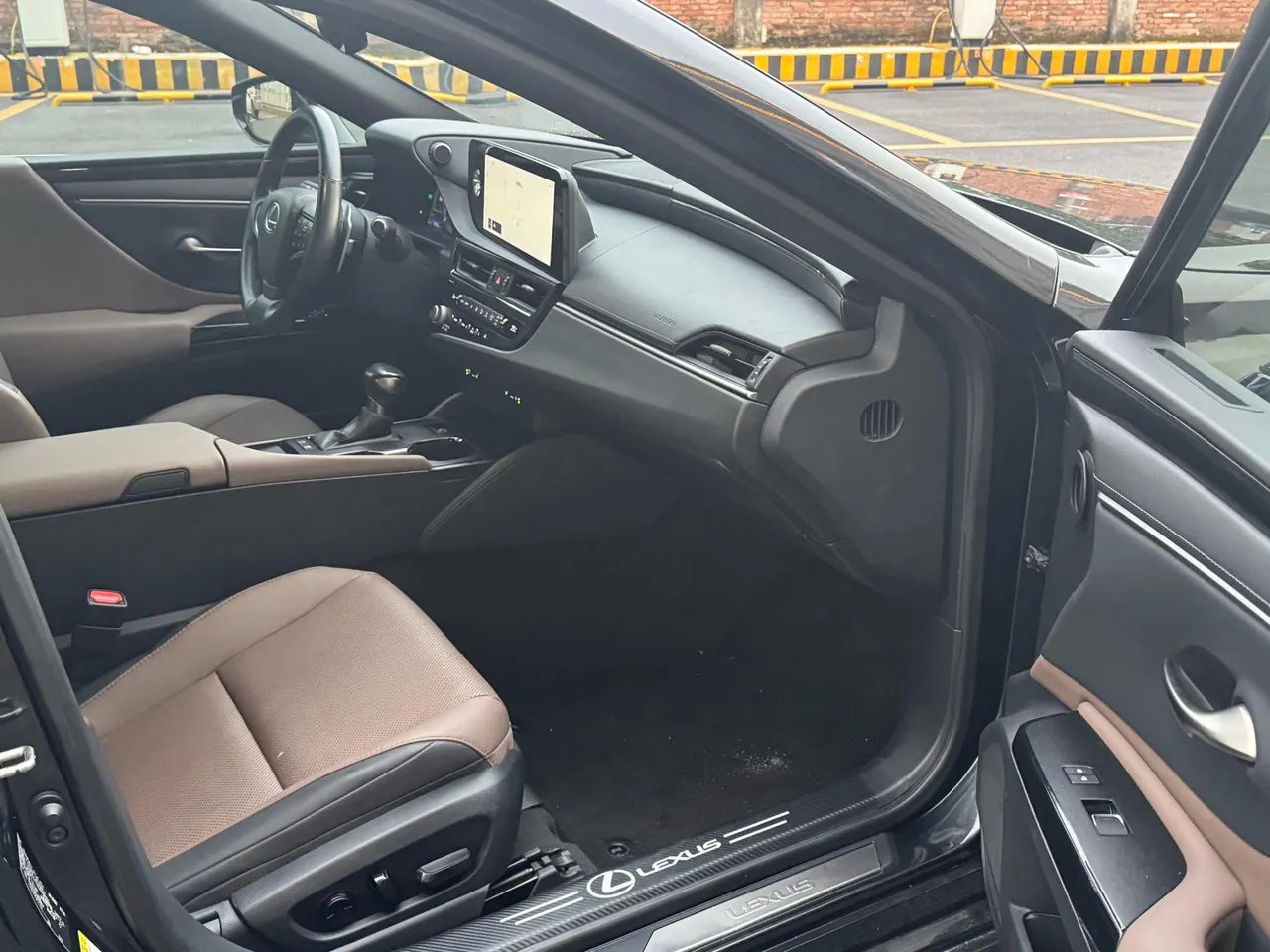 Lexus ES (Imported) 2022 ES300h 2.5 Stepless Premium Edition Automatic Gear 6